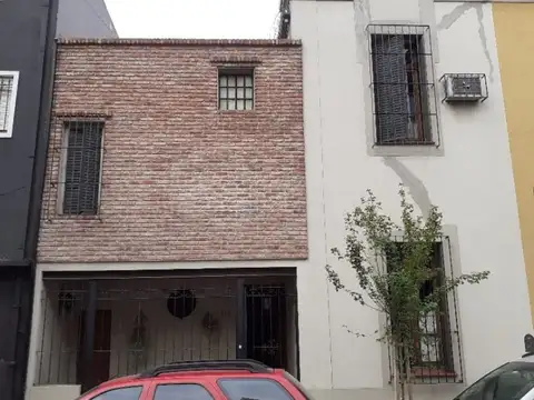 VENTA CASA 5 AMB LINIERS REFACCIONADA