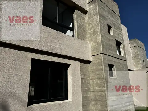 Dúplex de 3 dormitorios en venta en Argüello - IDEAL RENTA