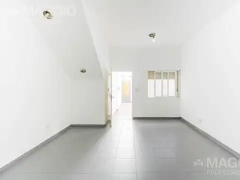 Depto Tipo Casa en Venta en Ramos Mejia Sur, USD 74.000