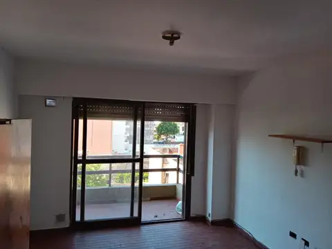 Alquiler Monoambiente con Balcon