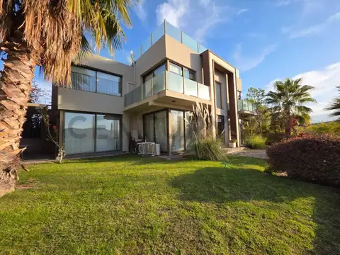 Panamericana , Piso 0