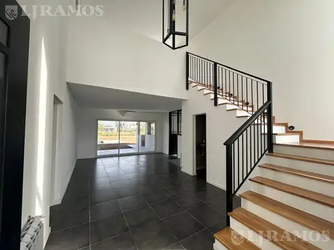 Casa en venta Barrio Riberas Puertos Escobar