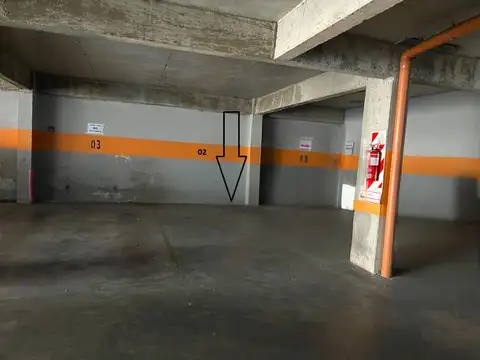 Oportunidad! Cochera Cubierta en Almagro, a metros de Avda. Cordoba