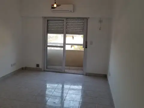 Departamento en Alquiler en Martín Coronado, $ 450.000