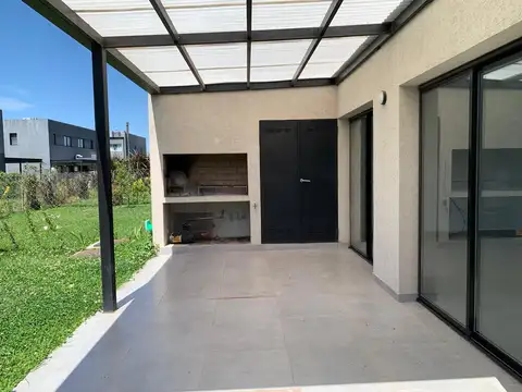 Casa en Alquiler de 4 dormitorios