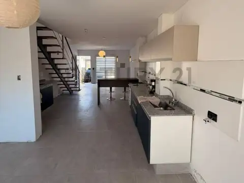 Departamento en Alquiler en Carrodilla, $ 900.000