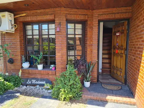Depto Tipo Casa en Venta de 5 ambientes