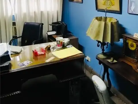 OFICINA 5 DESPACHOS 2 SALAS DE REUNIONES BALCÓN PISO ALTO