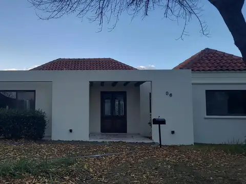 Casa en Alquiler de 3 dormitorios