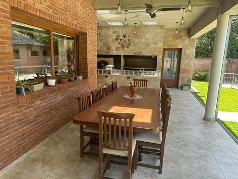 Casa 5 ambientes con 5 baños