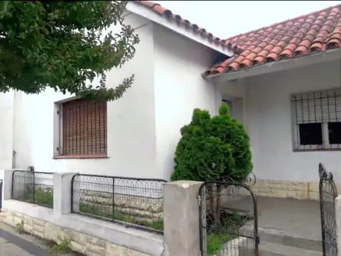 VENTA DE CASA EN AZUL 