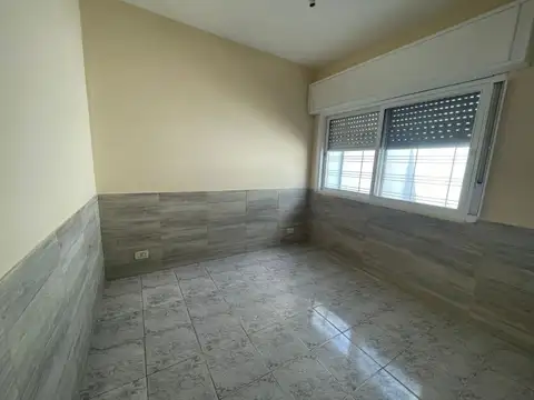 Depto Tipo Casa en Alquiler con 1 cocheras