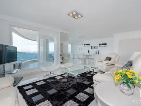 Departamento 4 ambientes con 4 baños