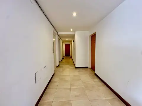 Departamento monoambiente con cochera en Castelar Sur