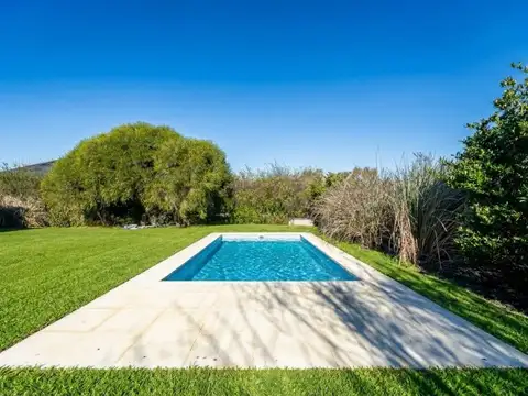 VENTA CASA 4 AMB CON DEPENDENCIA | BARRIO PRIVADO LA RESERVA | PILAR | JARDÍN Y PISCINA