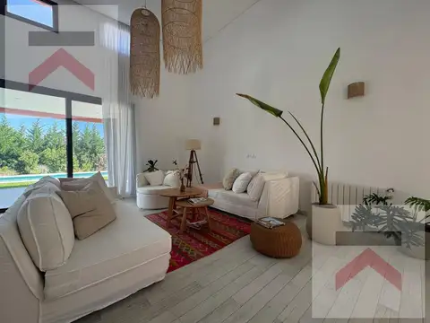 Impecable CASA 1 planta 3 dorm piscina Lote 1500m2 Barrio Chacras de la Reserva Cardales