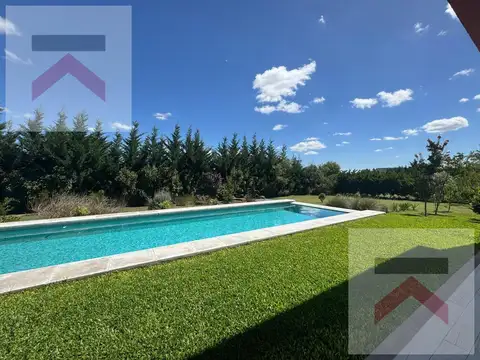 Casa 4 ambientes con 3 baños