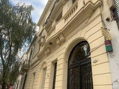 PH de 4 ambientes, a metros del subte Linea "H"