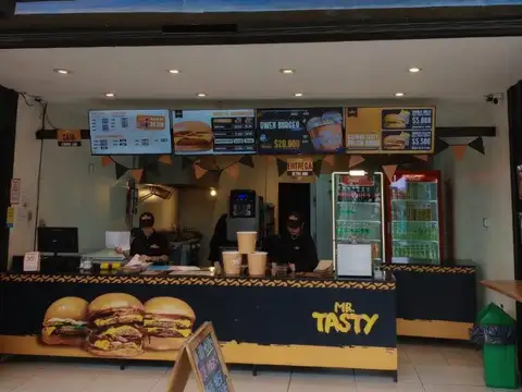 Venta de local en Pleno foco comercial de Liniers.