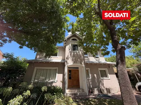 Casa en venta en Pilar Barrio Bermudas 3 cuartos y dependencia  con pileta