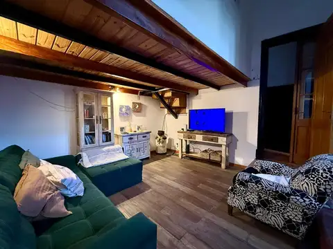 Casa 5 ambientes con 2 baños