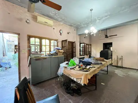 VENTA CASA LOTE PROPIO de 8,66 x 25,80 DE   3 AMB. MATADEROS A REFACCIONAR