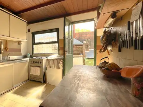 Casa 5 ambientes con 1 baño