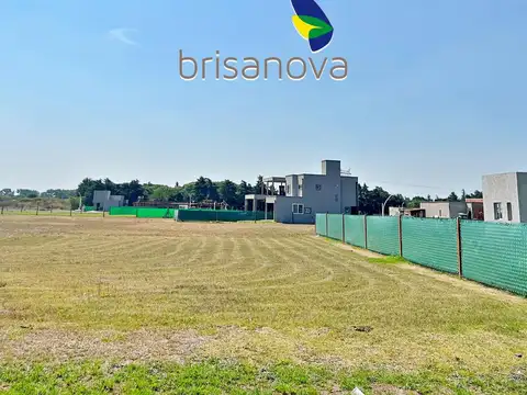 Terreno en Venta Pueblo Esther Barrio Cerrado Brisanova 300m2 Gas Natural habilitado