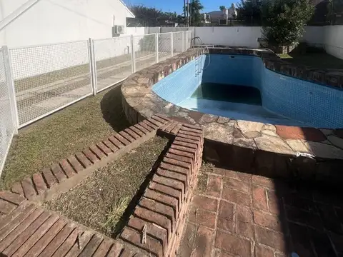 Casa 3 ambientes con 2 baños