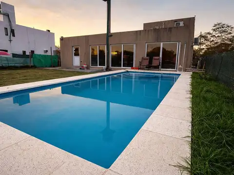 Casa con piscina| MARIANO ACOSTA