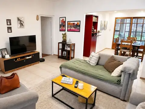 Casa 3 ambientes con 2 baños