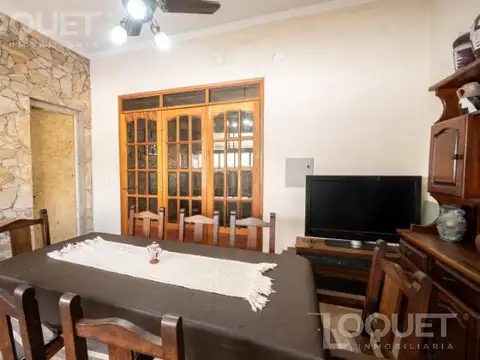 Casa 6 ambientes con 1 baño