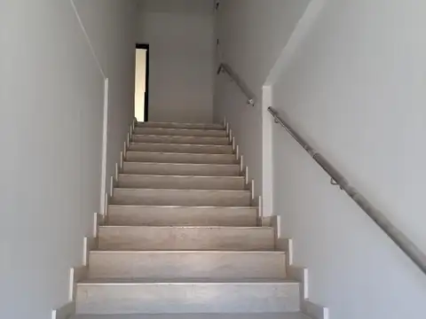 Oficina en Alquiler en Lanús Este, $ 750.000