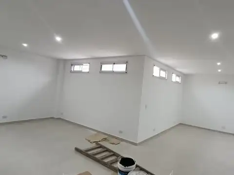 Oficina en Alquiler en Lanus Este, $ 380.000