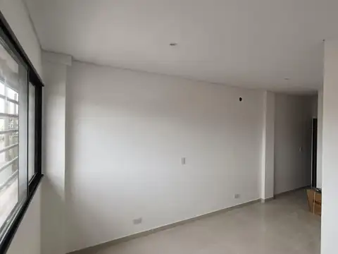 Eva Peron 2900, Piso 1