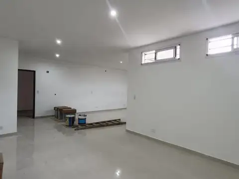 Eva Peron 2900, Piso 1