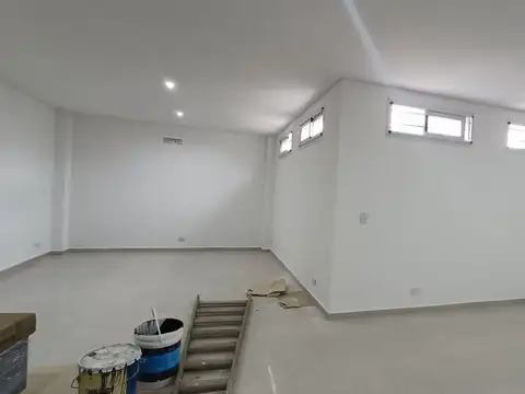 Oficina en Alquiler en Lanus Este, $ 380.000