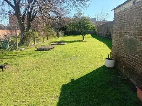 Casa con gran terreno en zona aeropuerto Paraná
