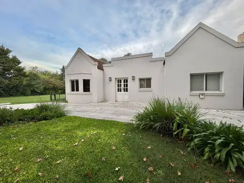 VENTA CASA LAS PRADERAS DE LUJAN 4 AMB OPORTUNIDAD