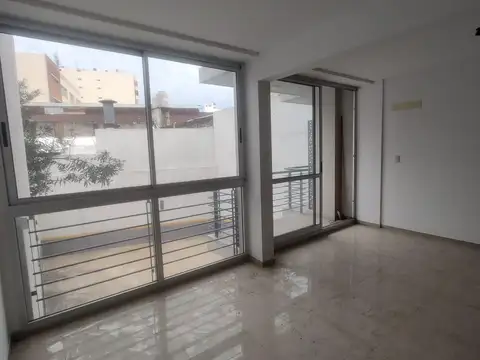 Departamento en Alquiler en Parque Avellaneda, $ 620.000