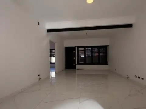 Casa en Venta con 4 cocheras