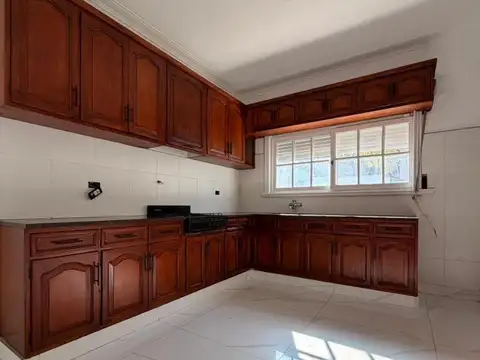 Casa con jardin en Villa Lourdes