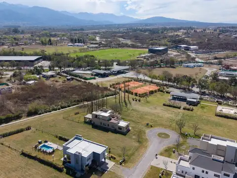 Terreno en Venta en Jardines De San Lorenzo, USD 88.000
