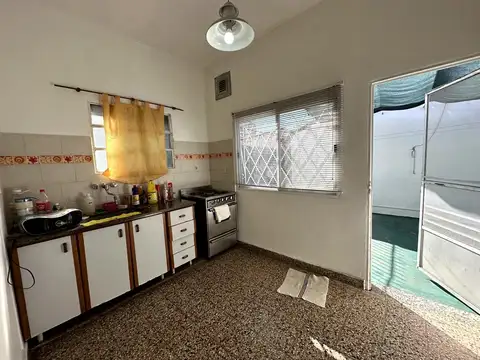 Casa 2 ambientes con 1 baño