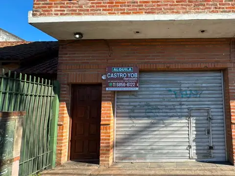 Local comercial sobre Avenida - A mts de Estación Torcuato!