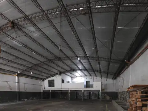 GALPON EN ALQUILER EN UNA PLANTA DE 400M2 LOMAS DEL MIRADOR