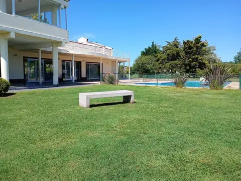 Campos de Esther, 27 de febrero  al 600