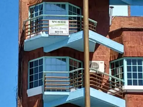 Departamento con cochera Apto Crédito /Apto Profesional  - Moron Sur