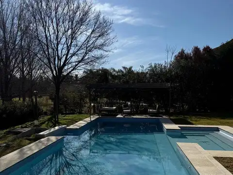 Casa en Alquiler en La Lomada De Pilar, USD 4.800