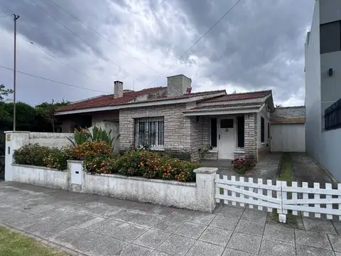 Casa 3 ambientes en Faro Norte a metros playa